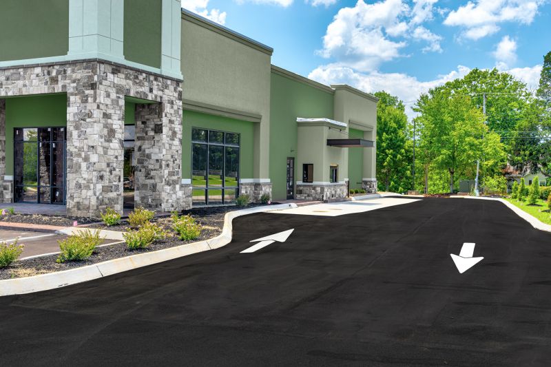 Benefits Of Commercial Asphalt Paving For High-Traffic Properties